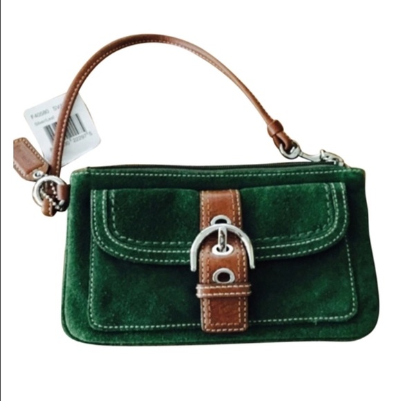 Small wristlet