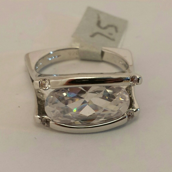 Womens Ring Sz 7.5 stamped .925 - Picture 1 of 2