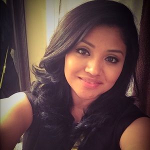 Meet your Posher, Sintia