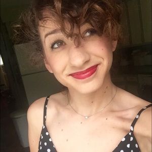 Meet your Posher, Crystal