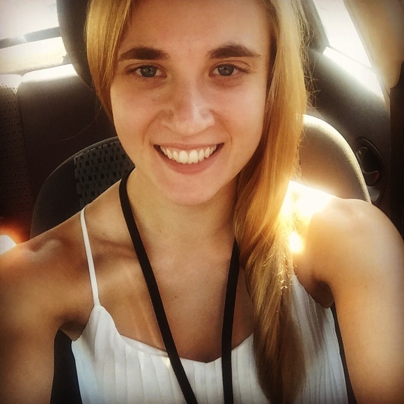 Meet your Posher, Eliza - Picture 1 of 1