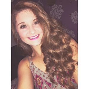 Meet your Posher, Lauren