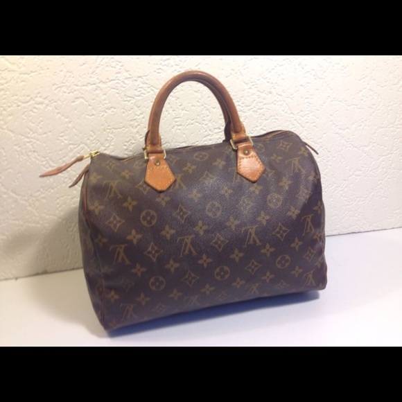 Great item but I needed a shoulder bag instead.