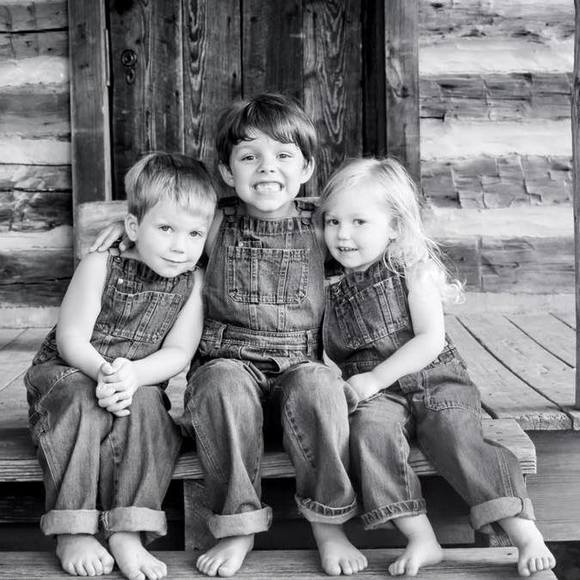 Meet your Posher, Rae - Picture 1 of 1