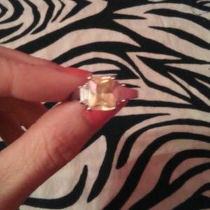 Beautiful yellow stone ring