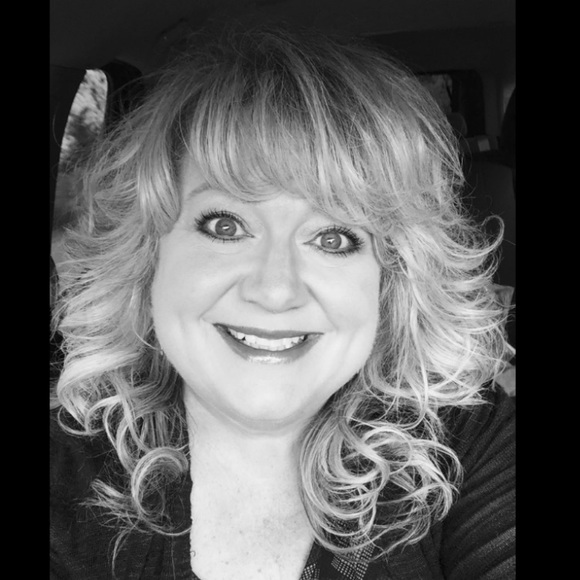 Meet your Posher, Angie