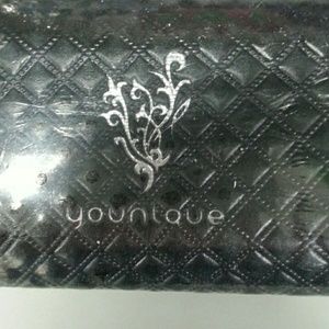Younique mascara