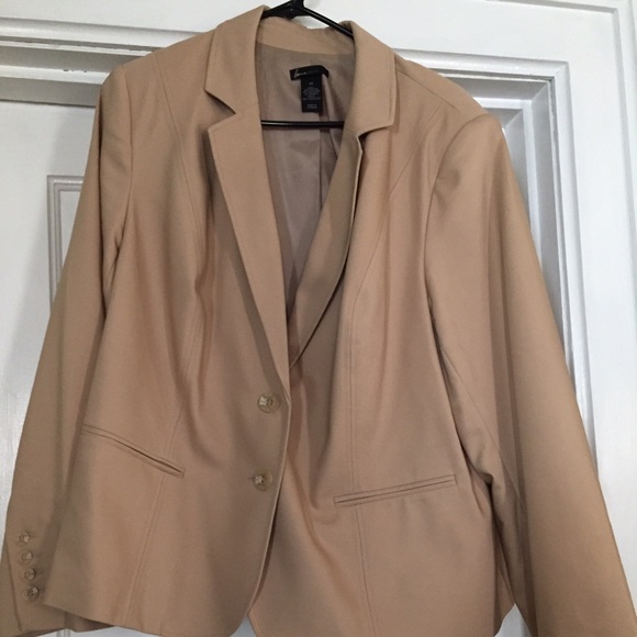 Tan jacket with great details