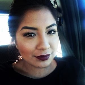 Meet your Posher, Yesenia
