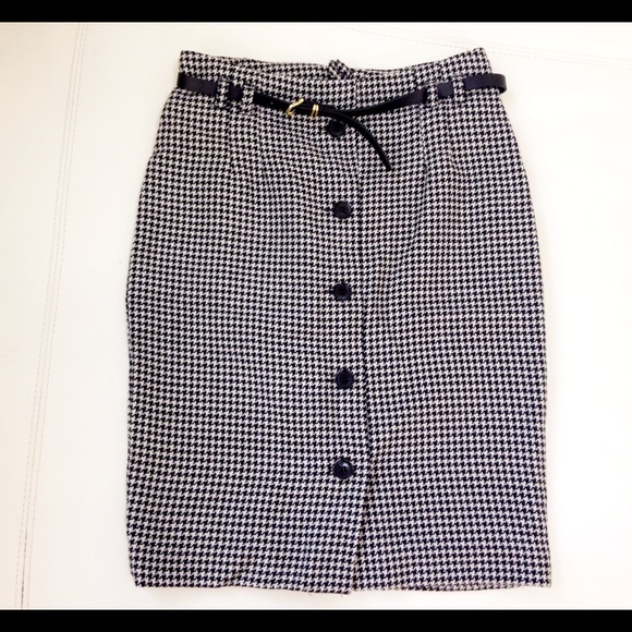 Houndstooth pencil skirt