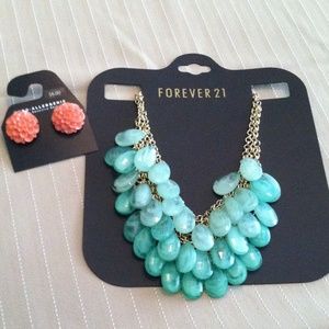 Forever 21 green statement necklace! Cute!