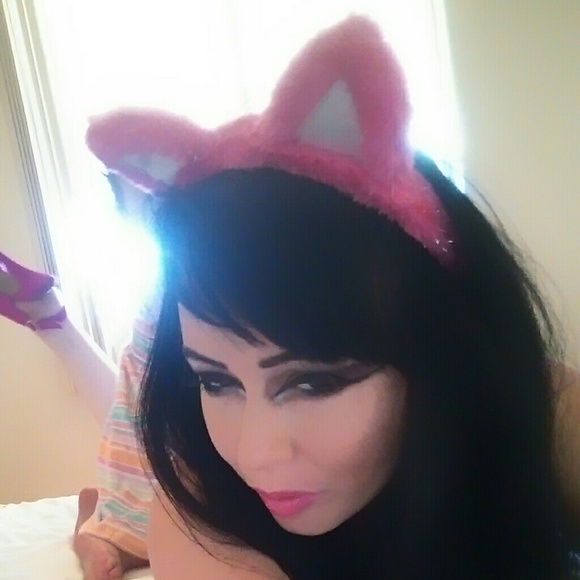 Meet your Posher, Kira - Picture 3 of 4