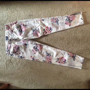 NWOT!!! American eagle floral print jeggings