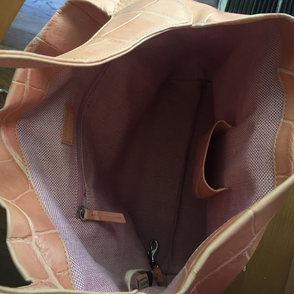 Dooney and Bourke coral bag - Picture 3 of 4