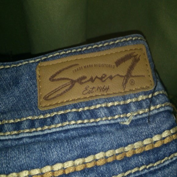 Jeans - Picture 2 of 3