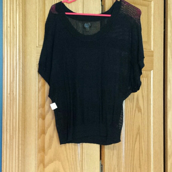 Black short sleeve sweater