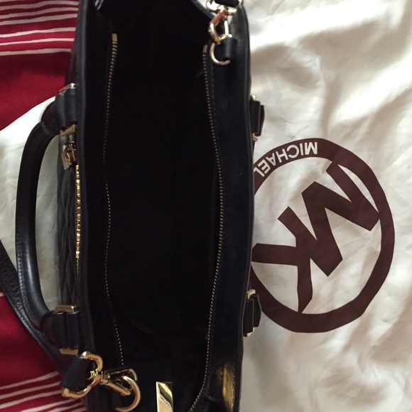 💥🚫SOLD🚫💯% Authentic MK BAG. SUPER SALE!! - Picture 3 of 3