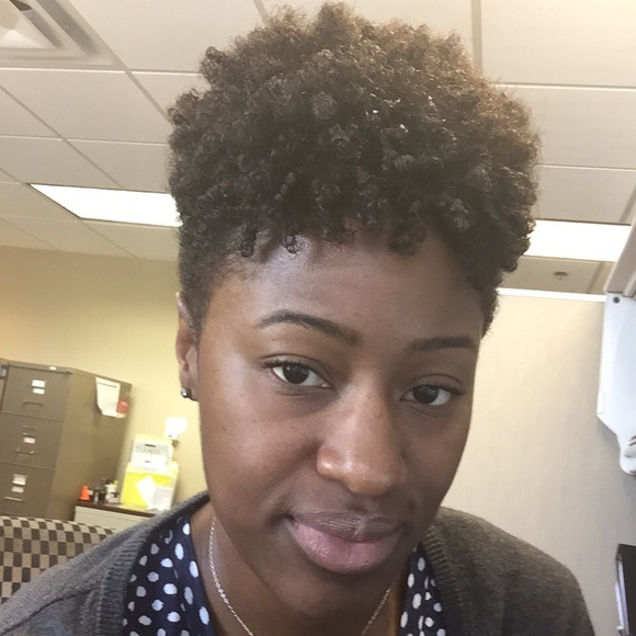 Meet your Posher, Monika