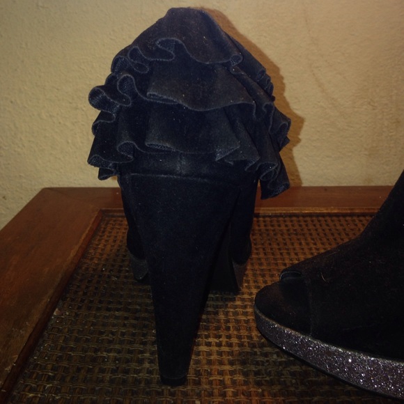 Black suede booties! - Picture 2 of 4