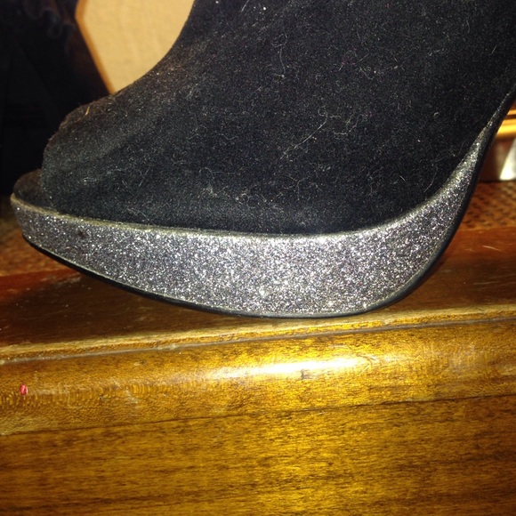 Black suede booties! - Picture 3 of 4