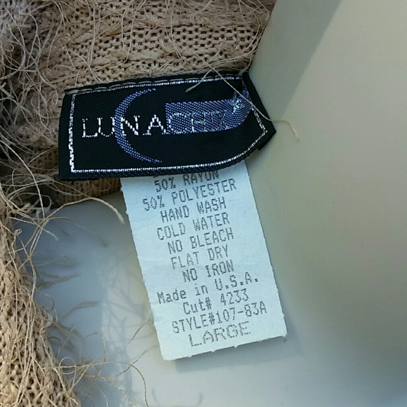 Luna chix light weight coat. - Picture 3 of 4