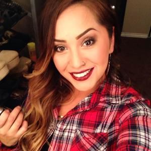 Meet your Posher, Leona