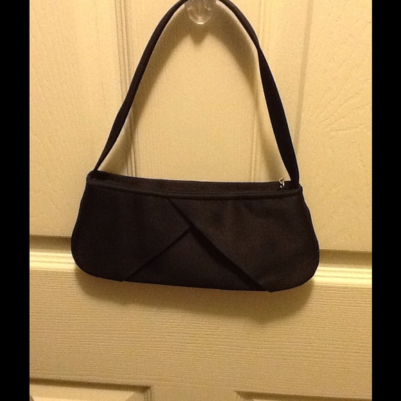 La Regale Black Clutch