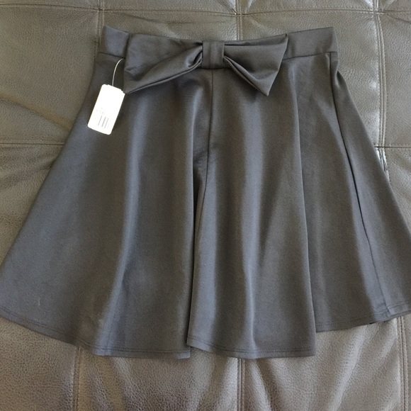 Black bow skirt