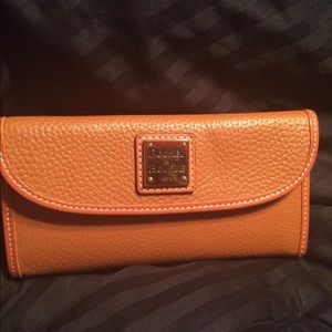 Dooney and bourke wallet