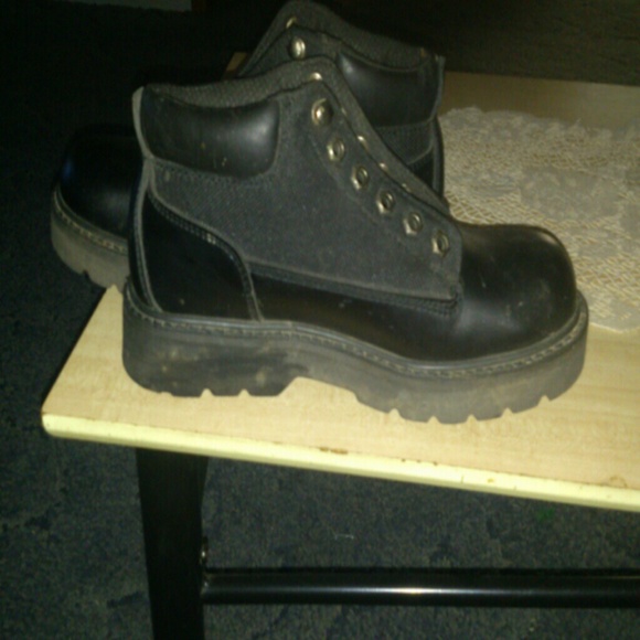 Boots - Picture 3 of 4