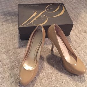 Nude Enzo Angiolini pumps