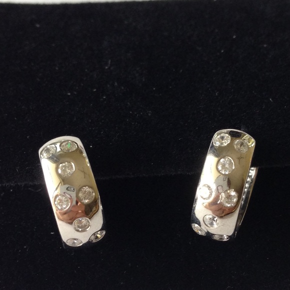 New:923 Sterling Silver Synthetic Diamond Earring