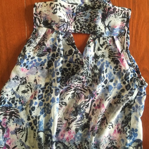 Tiger printed sleeveless high low blouse - Picture 2 of 2