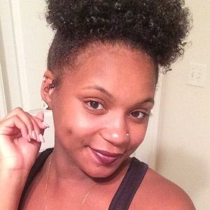 Meet your Posher, Daysia