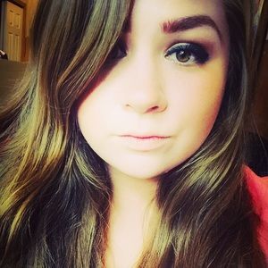 Meet your Posher, Haylee