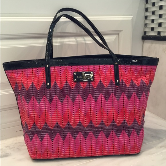 ** SOLD**. Kate Spade Beverly Breeze Tote