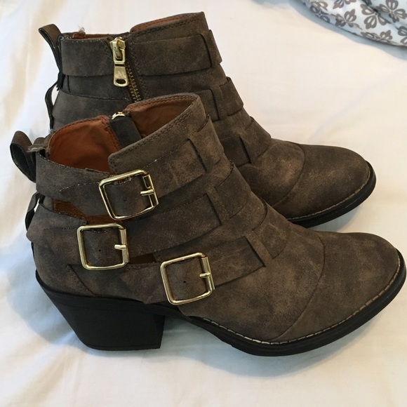 REPORT booties