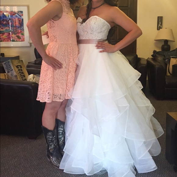 Gorgeous pink lace dress. - Picture 3 of 3