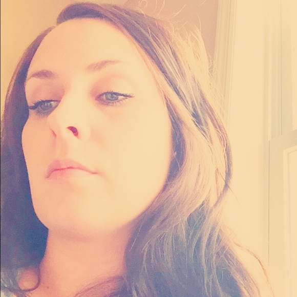 Meet your Posher, Jessica - Picture 1 of 1