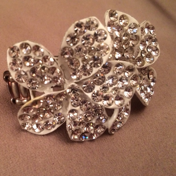 Two finger flower ring
