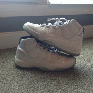 Air Jordan Retro 11 Legend Blue