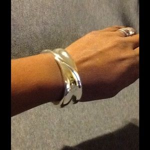 Silver fashion bracelet