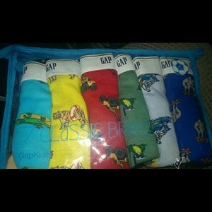 New boys Gap 6-7 briefs (qty 6)