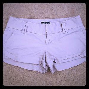Kaki shorts never worn
