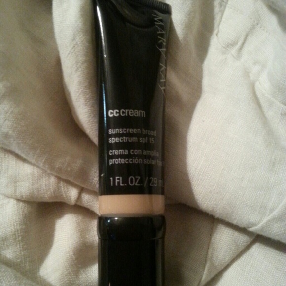 Broad spectrum SPF 15 Mary Kay cc cream