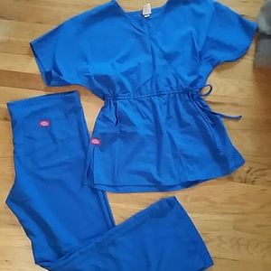 Dickies royal blue scrub set