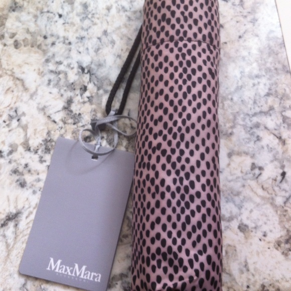 Max mara small print umbrella (brand new)