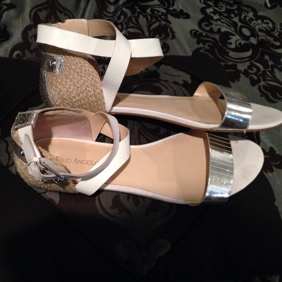 Beautiful Enzo size 12 sandals