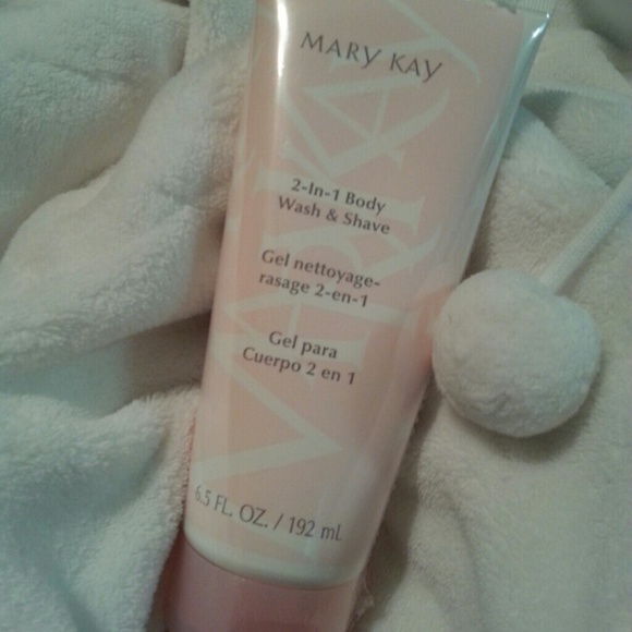 2-in-1 wash and shave gel.