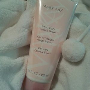 2-in-1 wash and shave gel.